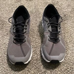 On Running Mens 11.5 Grey/Black Excellent Condition